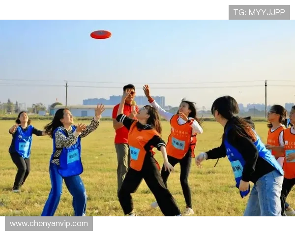 广州飞盘队与重庆飞盘队赛后复盘团队协作的精彩瞬间与经验总结 广州飞盘队与重庆飞盘队赛后复盘团队协作的精彩瞬间与经验总结