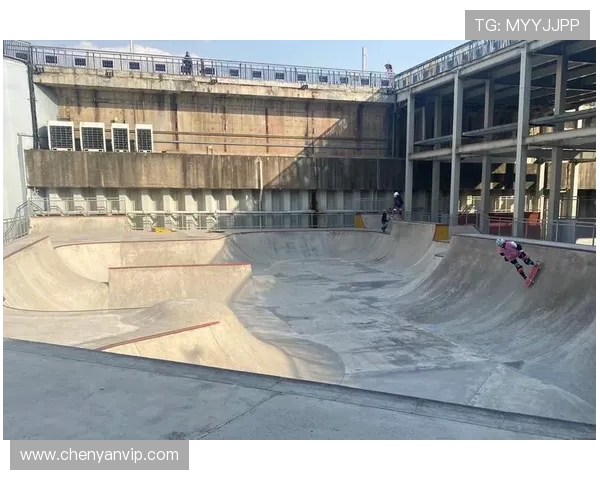 成都滑板队与杭州滑板队赛后复盘分析比赛节奏与战术对决