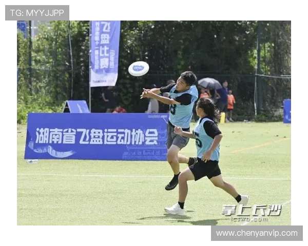 杭州飞盘队与深圳飞盘队赛后复盘分析力量对比与战术探讨